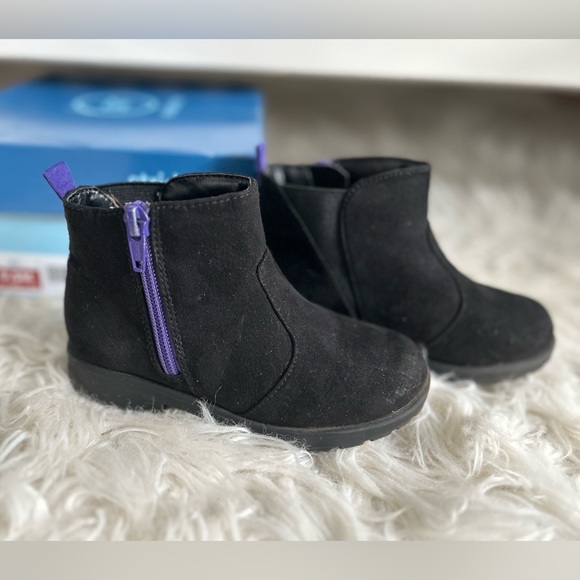 Toddler 9.5 Stride Rite ankle boots - Picture 3 of 4